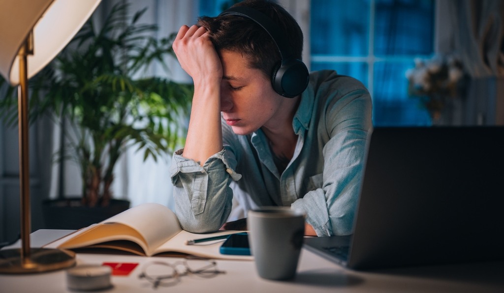 Overcoming Imposter Syndrome: 7 Simple Ways to Feel More Confident