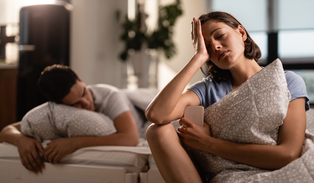 Feeling Lonely in a Relationship? Signs and How to Fix It