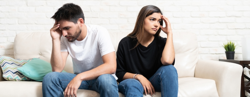 How Do Toxic Relationship Signs Connect to Betrayal?